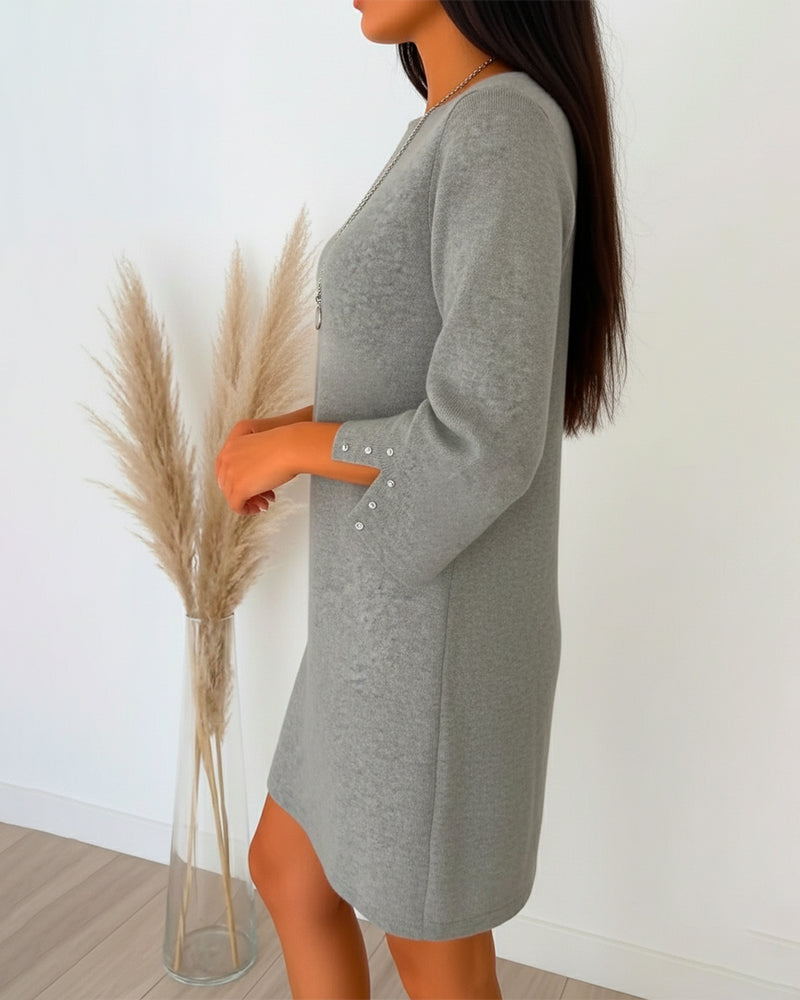 Dress with Round Neck Design, Three-Quarter Sleeves and Straight Silhouette