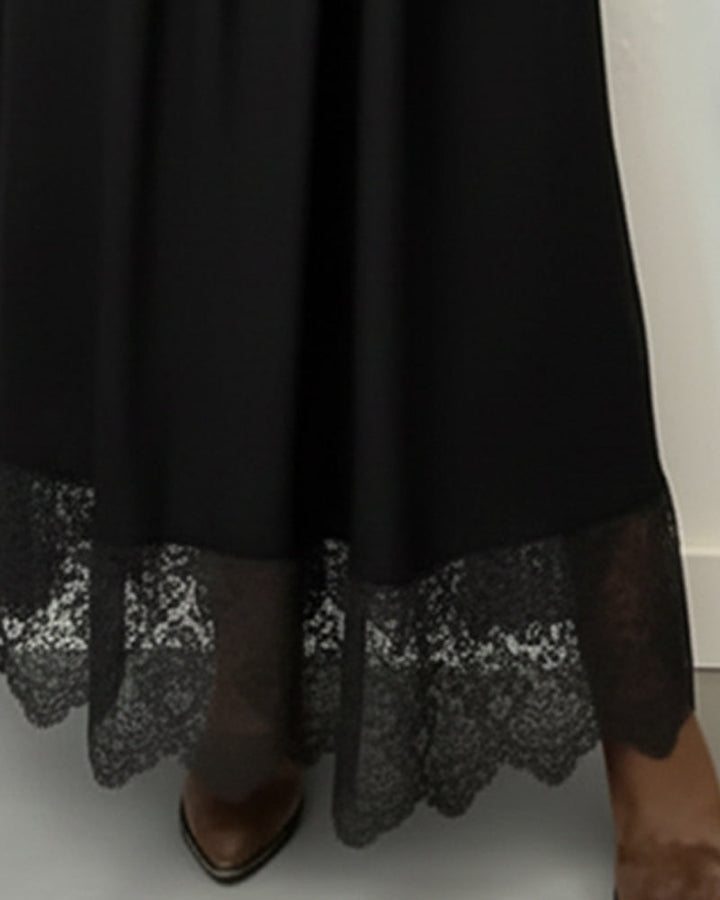 Dress with Lace Detail V-Neck and Pleated Design Elegant Atmosphere