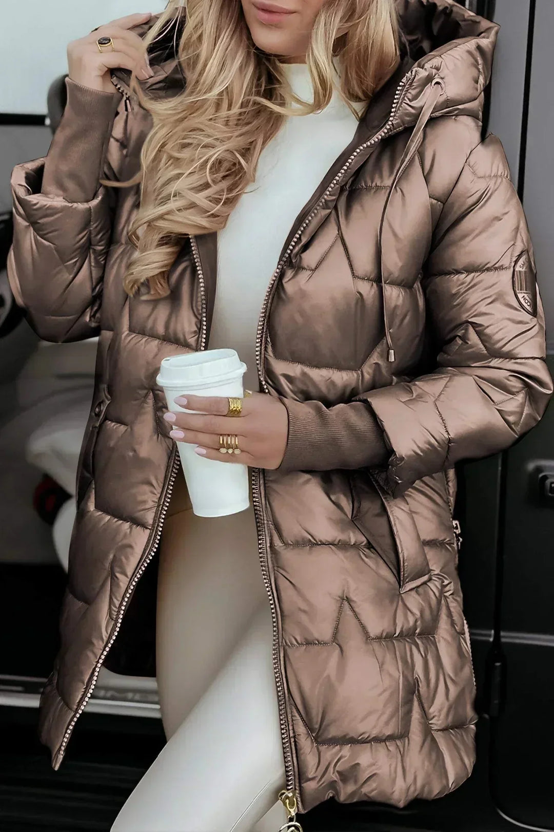 Savrani - Elegant winter coat with hood and padding