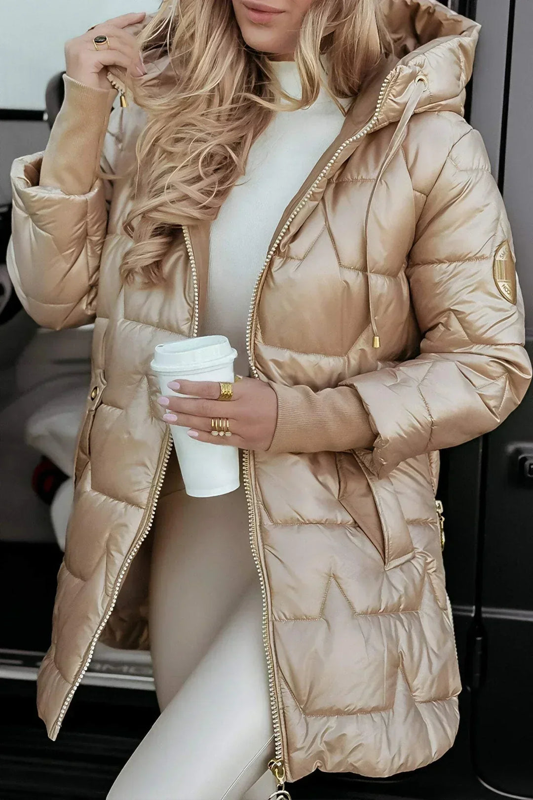 Savrani - Elegant winter coat with hood and padding